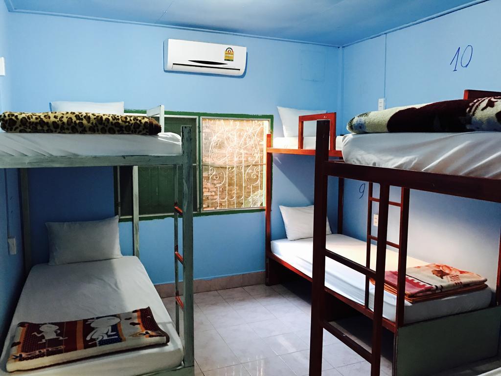 Real Vang Vieng Backpacker Hostel Экстерьер фото