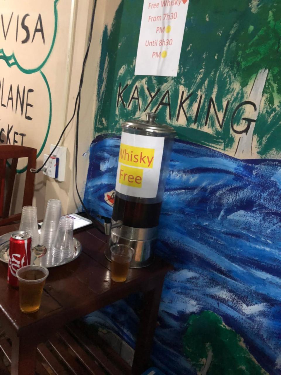 Real Vang Vieng Backpacker Hostel Экстерьер фото