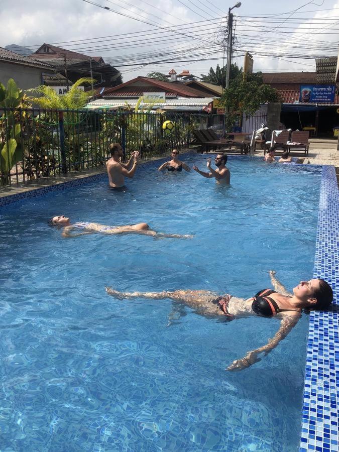 Real Vang Vieng Backpacker Hostel Экстерьер фото