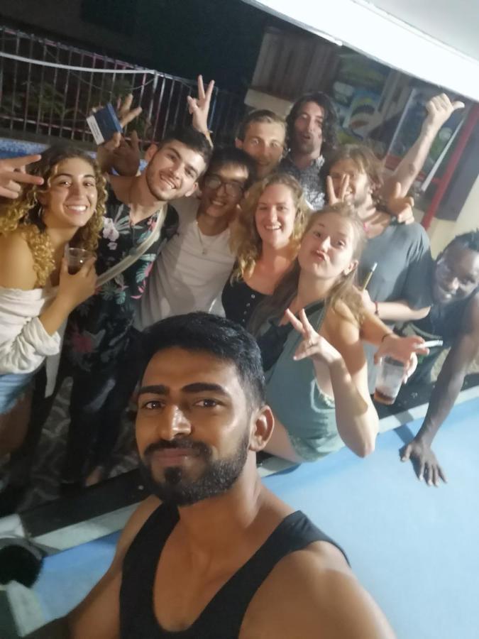 Real Vang Vieng Backpacker Hostel Экстерьер фото